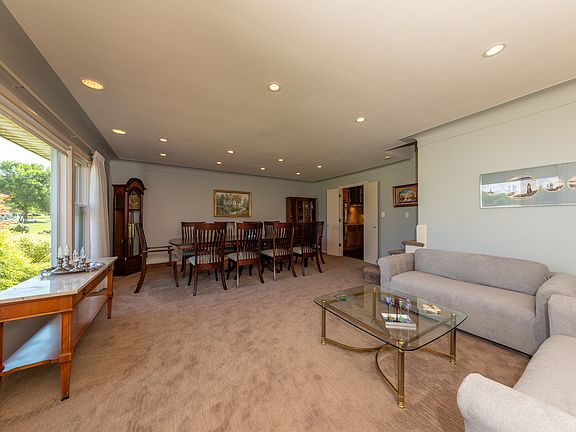 3rd image of 24580 Penshurst Dr