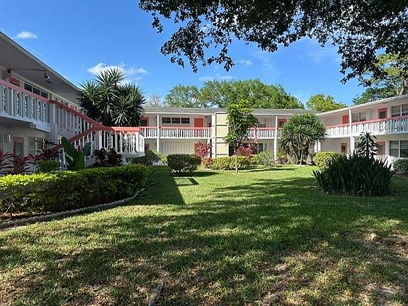 5th image of 63 Ventnor D #63