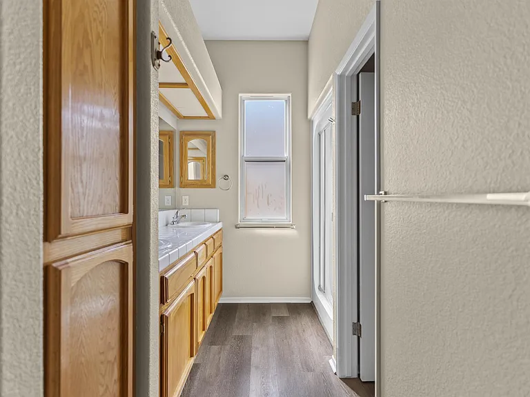 10621 Tivoli Ct — Photo 21