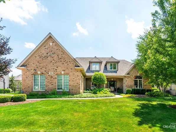 701 Ashton Ln, South Elgin, IL 60177