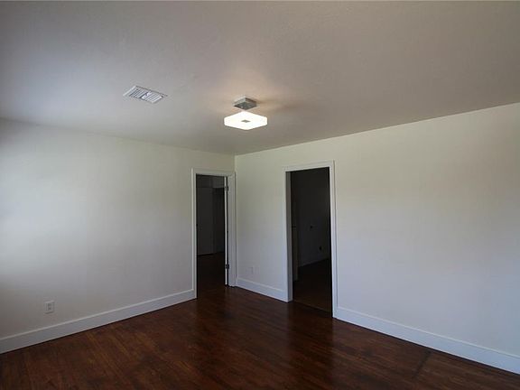 2nd image of 3925 SE 22nd St