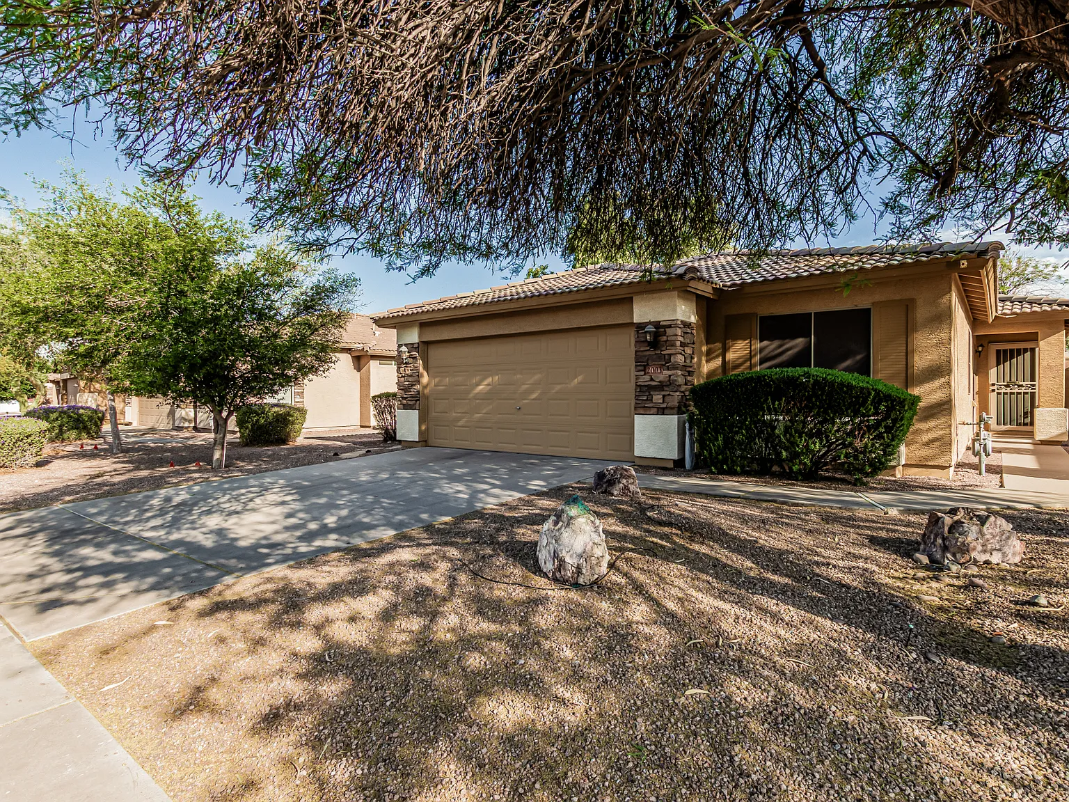 4 bed, 1687 sqft, $2,100 — Photo 3