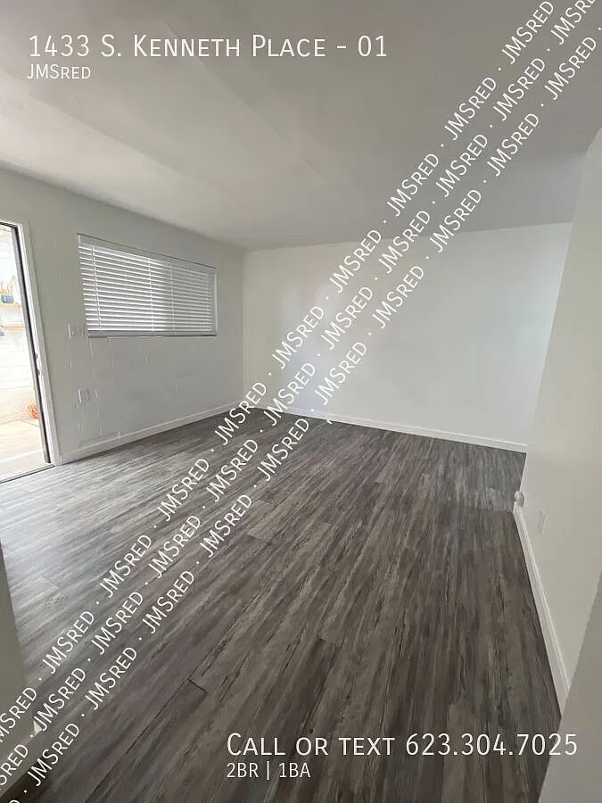 **Take 1/2 Off The First Month's Rent! Freshly Updated Two Bedroom / One Bath Apartment Near Asu — Photo 3