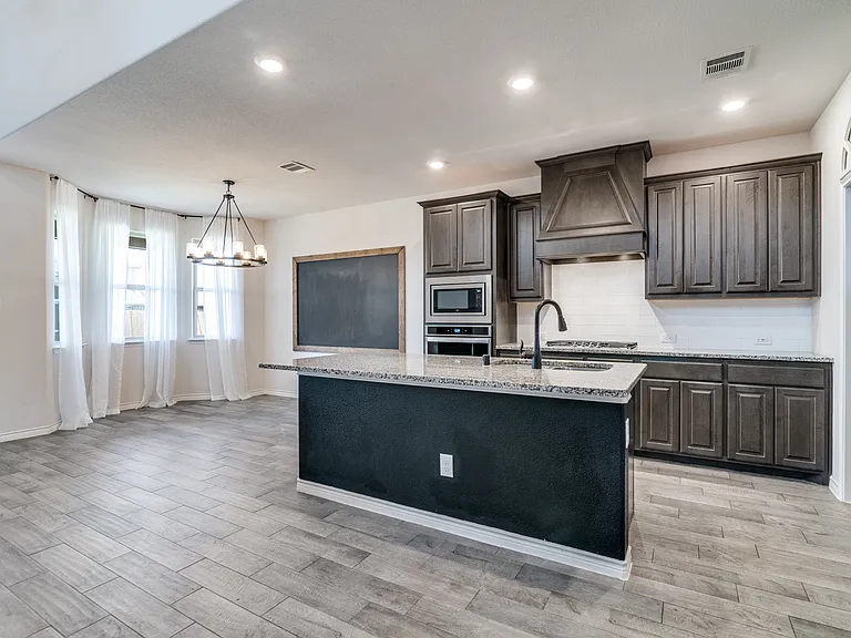 3094 Maverick Dr — Photo 10