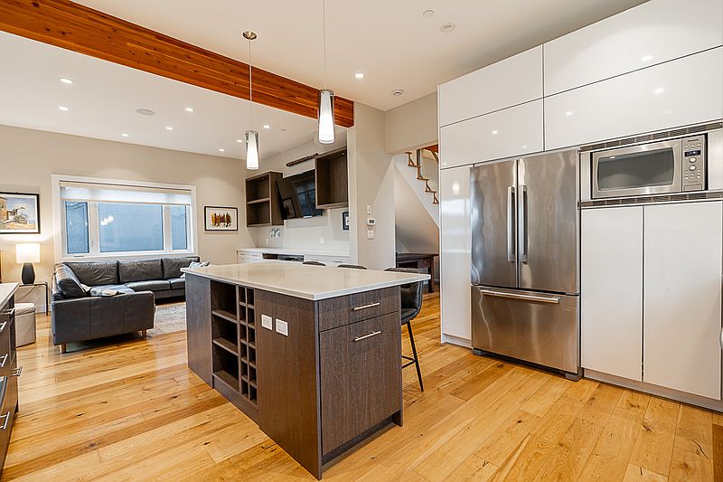 Vancouver House for rent - 5 Bedrooms — photo 13