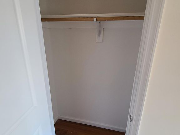 3rd image of 1417 Longfellow Ave APT 3A