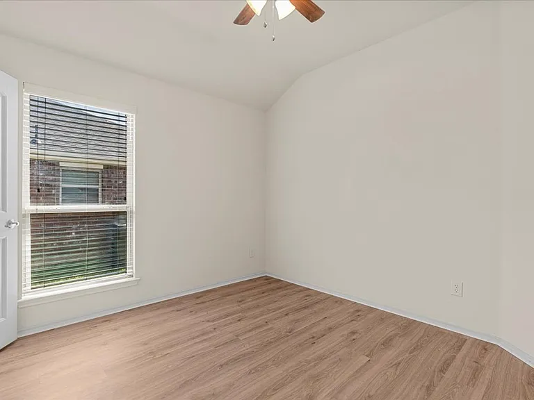 1729 Park Trails Blvd — Photo 26