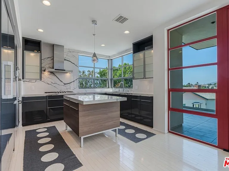 870 Haverford Ave #101 — Photo 5