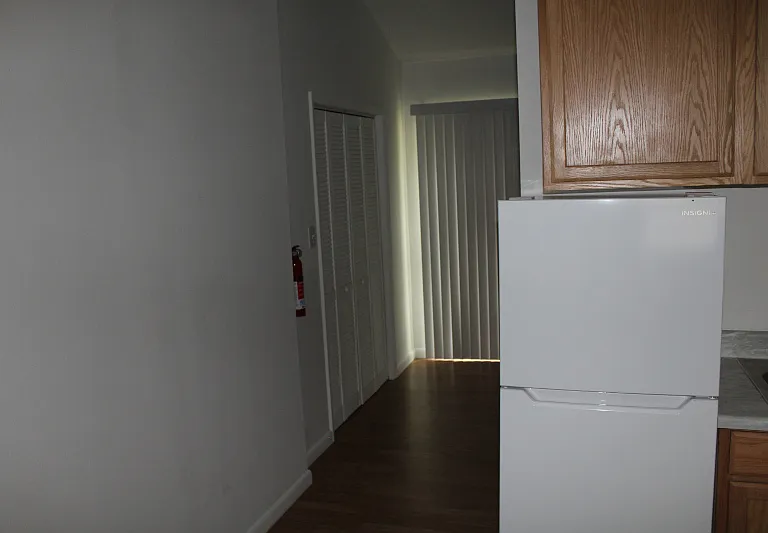 1071 White Ave — Photo 9