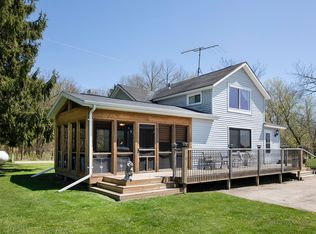 N4873 Duck Creek Rd, Helenville, WI 53137