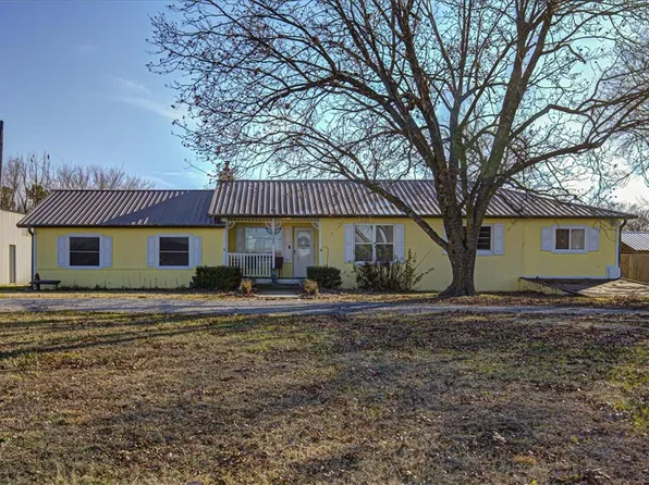 1303 Main St SW, Gravette, AR 72736