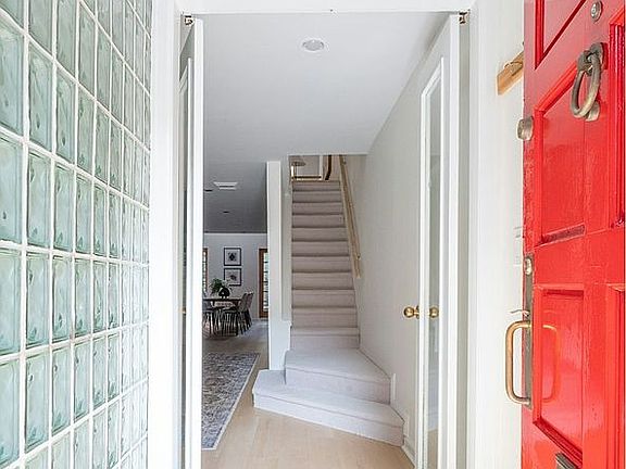 3rd image of 45 Charles St