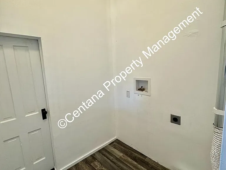 917 W Woolman St — Photo 26