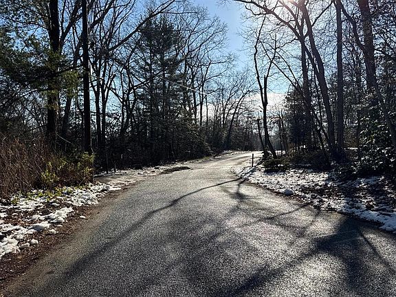 4th image of 113 Oakland Dr