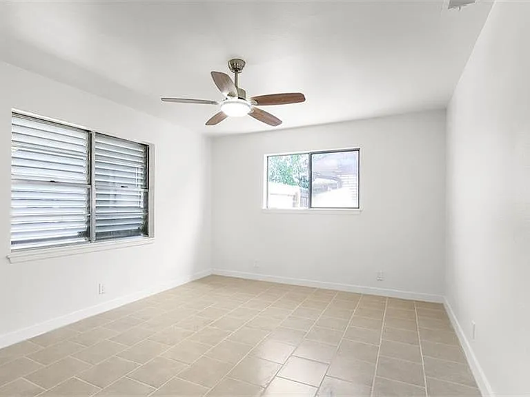 206 E Dunkin Cir — Photo 5
