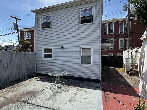 3rd image of 49 Steuben St