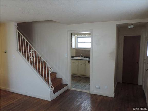5th image of 25 Schoedel Ave