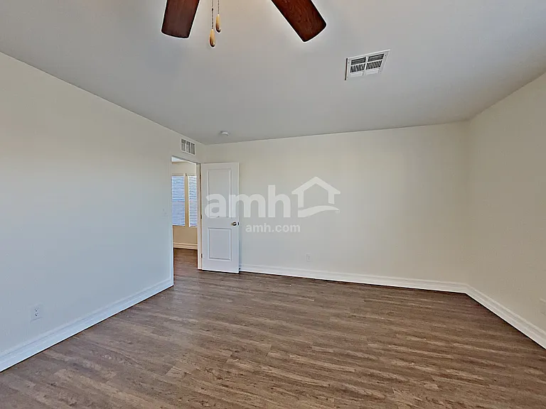 979 Nero Ave — Photo 12