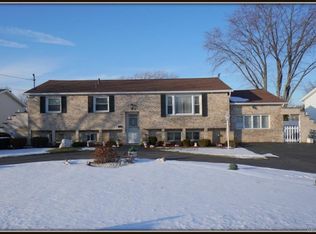 7416 Greenview Rd, Niagara Falls, NY 14304