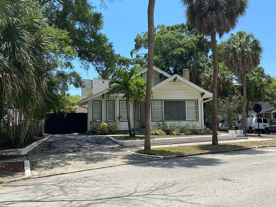 1st image of 450 6th Ave N