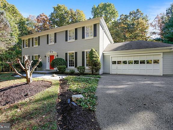 3rd image of 5628 Artesian Dr