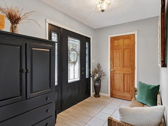 5th image of 322 Cedar Hill Dr