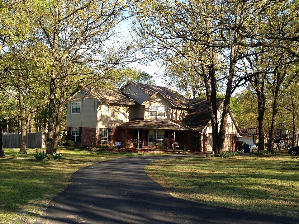 2nd image of 31 Eagle Lake Dr