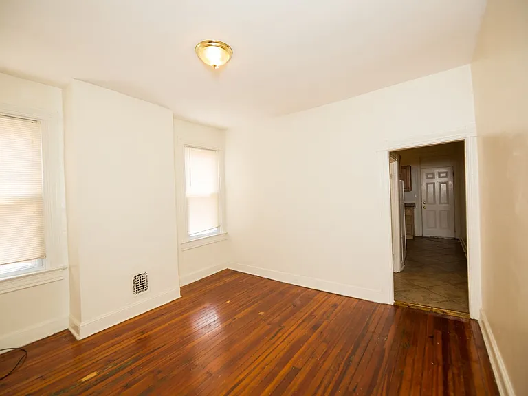 109 W 27th St — Photo 5