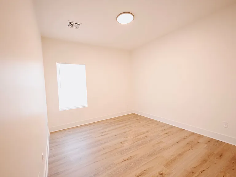 522 E Briarbrook Ln — Photo 25