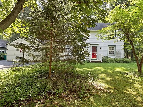 4th image of 206 Bastian Rd