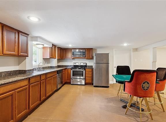 3rd image of 2511 Broadway St #2