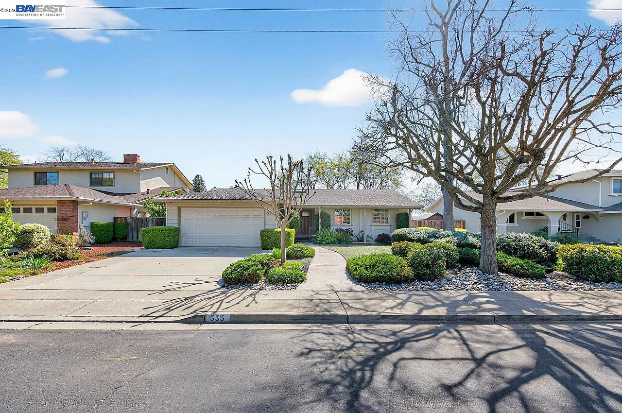 555 Ontario Dr photo 1