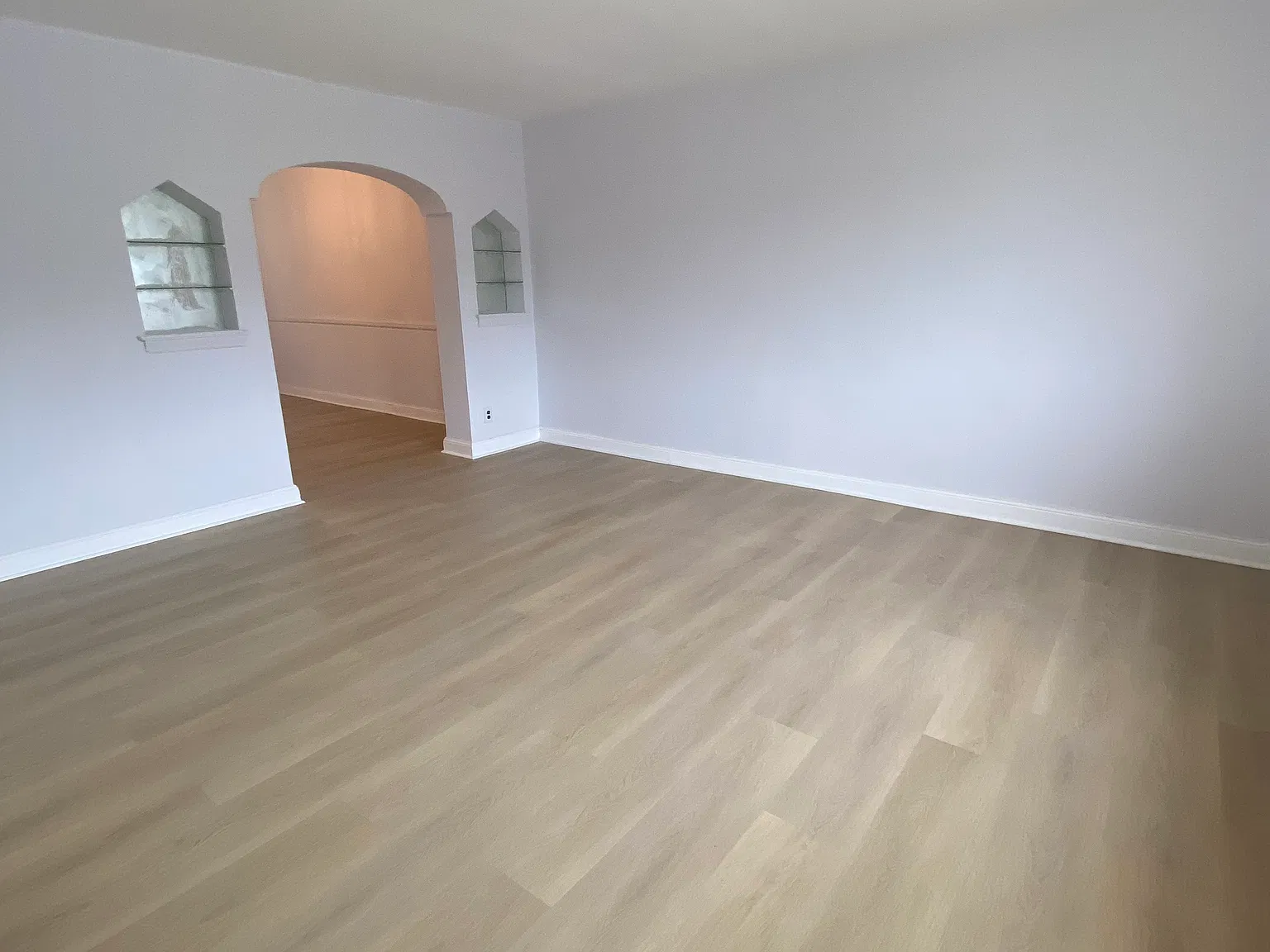 3 bed, 1.5 bath, 1224 sqft, $1,800 — Photo 2