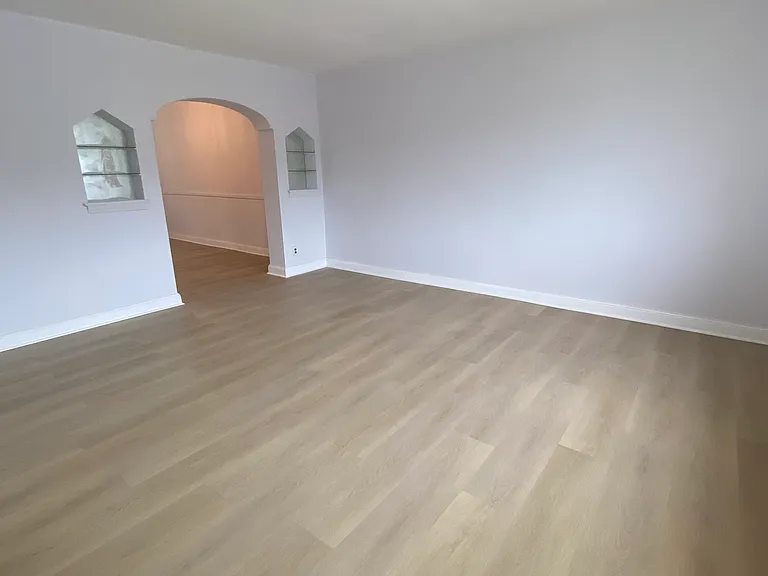 2939 Tyson Ave — Photo 2