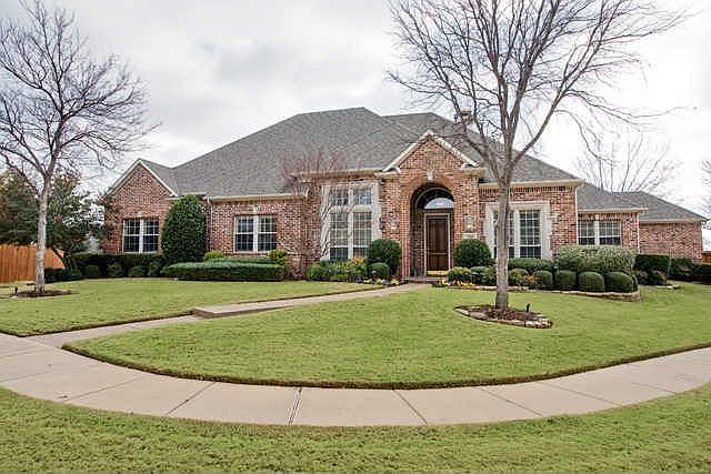 1st image of 3300 Oak Hollow Dr