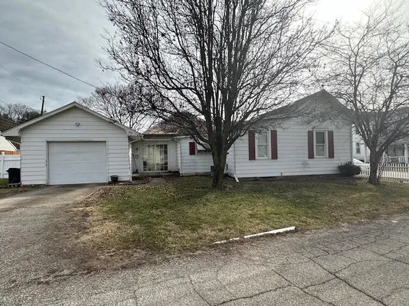 996 3rd St, Logan, OH 43138