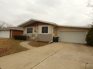 18529 Christina Dr, Lansing, IL 60438