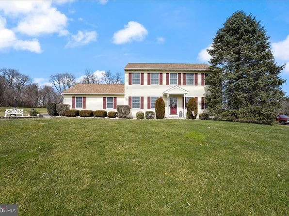 5 Millrace Ln, West Grove, PA 19390