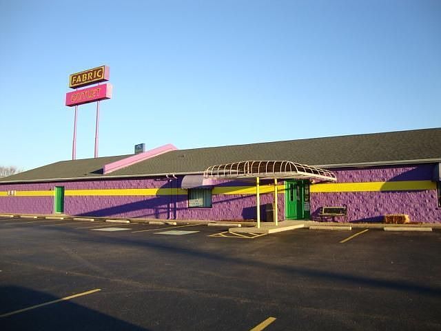 1st image of 211 Holiday Dr