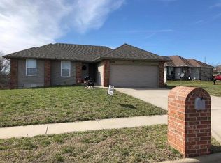 3225 S Clifton Ave, Springfield, MO 65807