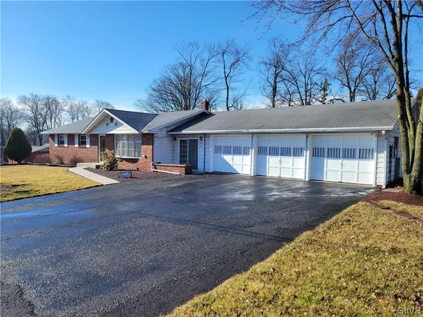 405 Oak St, Walnutport, PA 18088