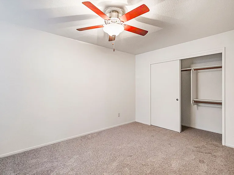 Amanda Place Apartments — Photo 42