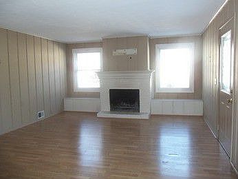 4th image of 1719 Wisconsin St