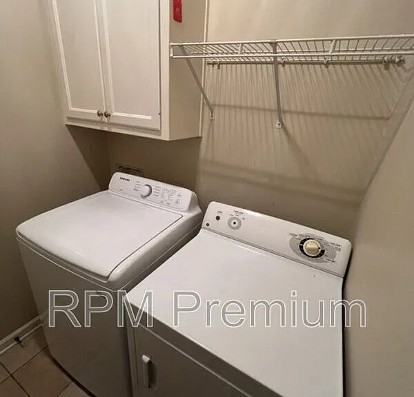 5557 Arialo Dr — Photo 30