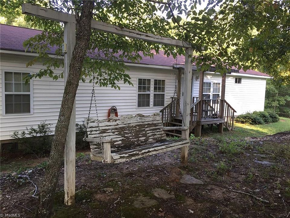2nd image of 1135 Caudill Ln