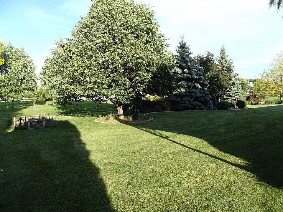 2nd image of 340 Forest View Rd