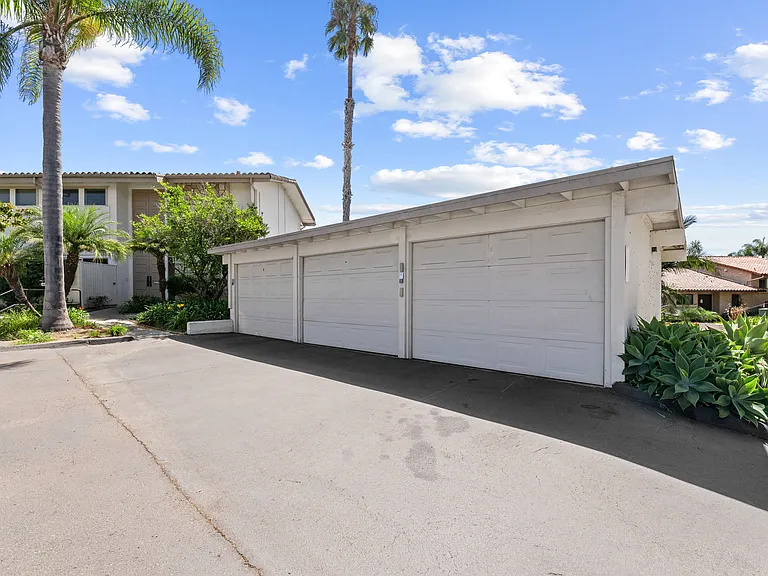 7025 Estrella De Mar Rd — Photo 43