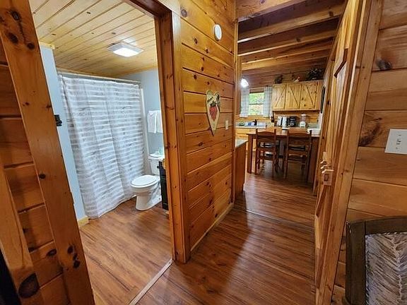 5th image of 1755 Mountain View Ct