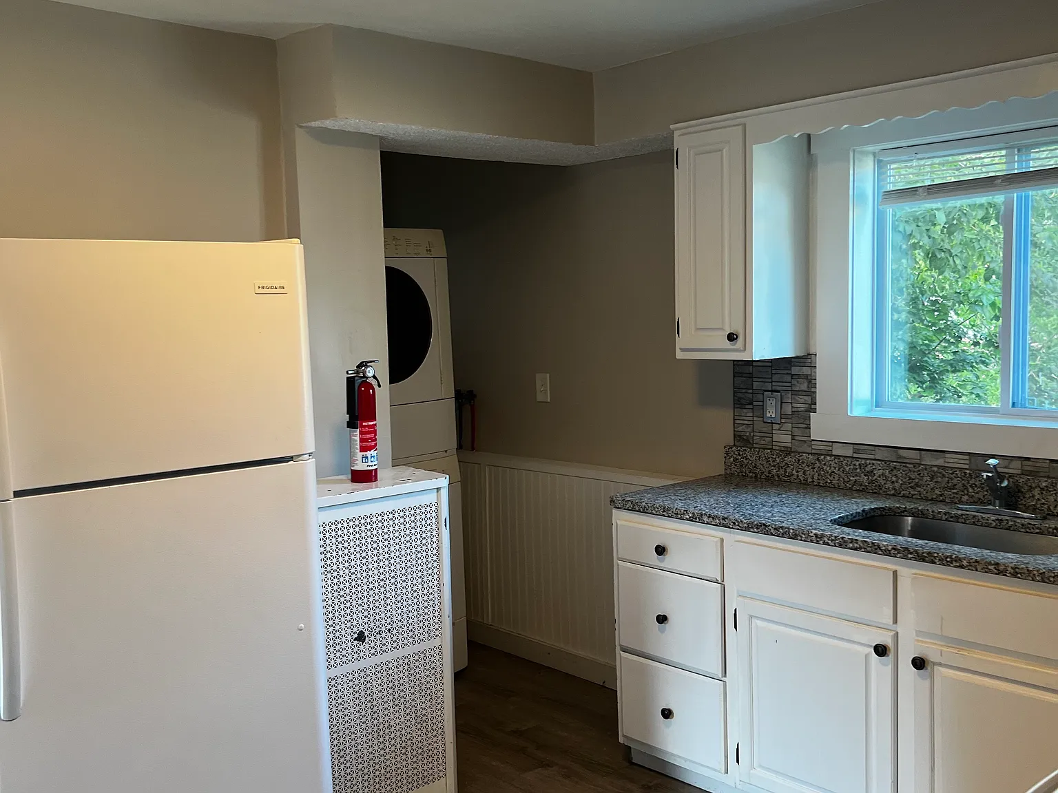 2 bed, 785 sqft, $2,200 — Photo 2