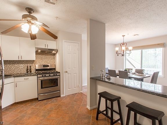 5th image of 56 Paris Cir